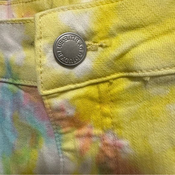 Judy Blue Tie Dye Rainbow Shorts Small Stretch Denim Raw Hem Fray Size XL - Picture 4 of 6
